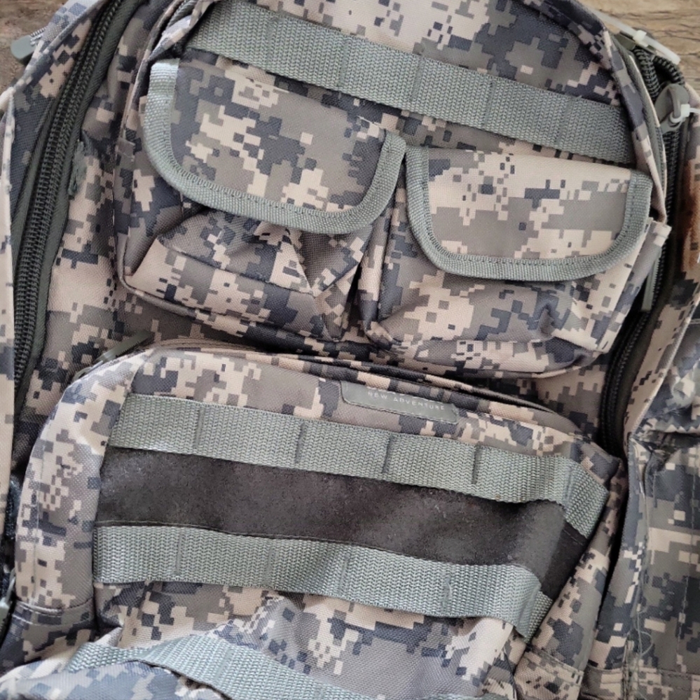 Digital Camo Backpack - Picture 2 of 6